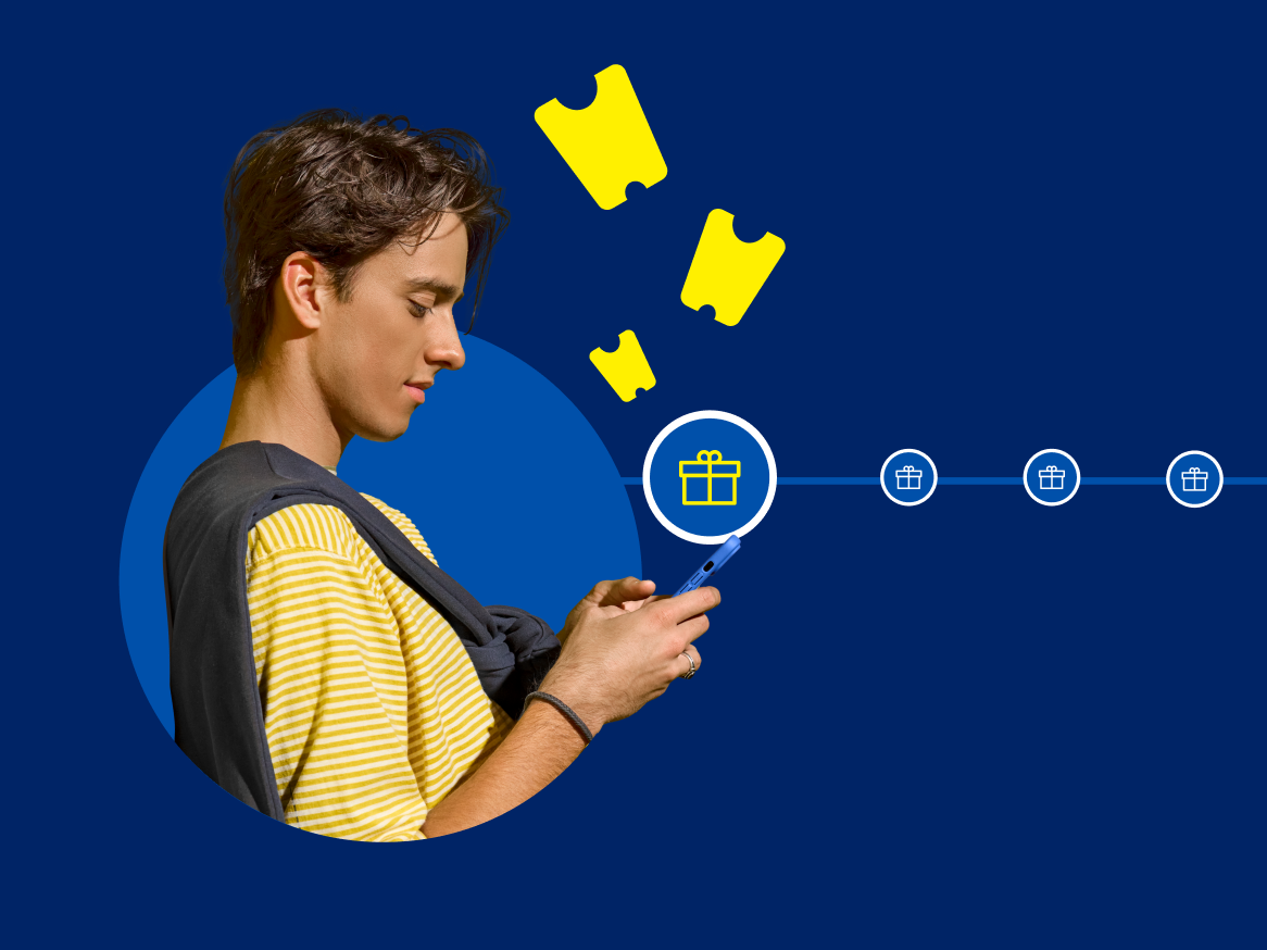 Jovem a usar o telemóvel com ícones de bilhetes e presentes, simbolizando recompensas.