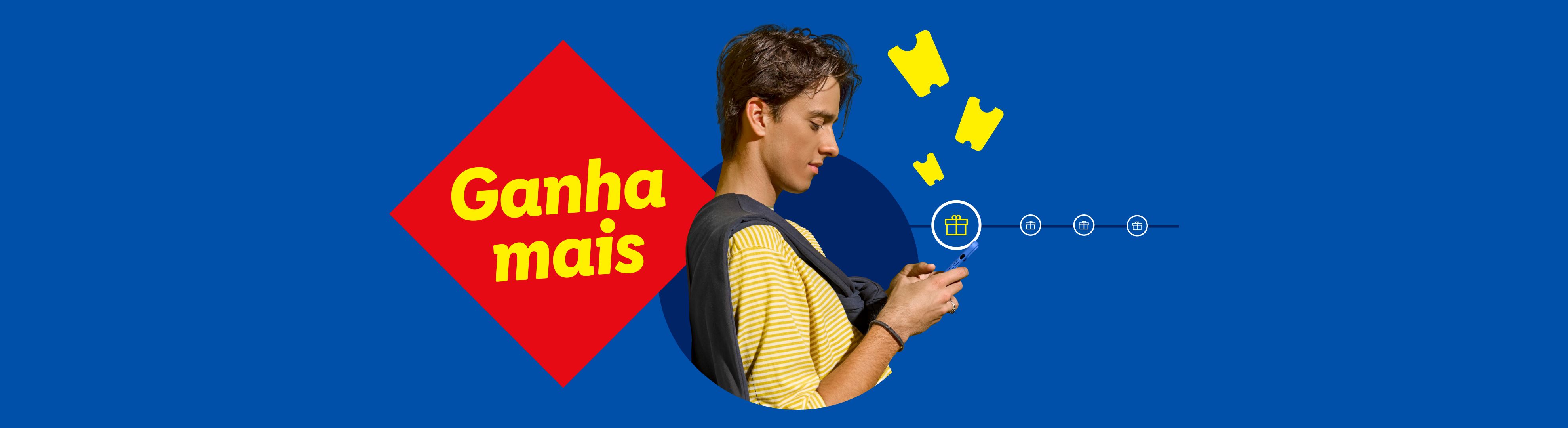 Homem a usar o telemóvel com texto 'Ganha mais' e ícones de prémios.