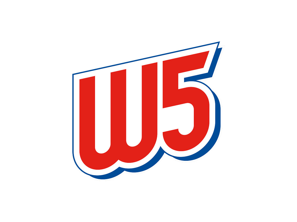 Logotipo da W5, com as letras em vermelho e azul.