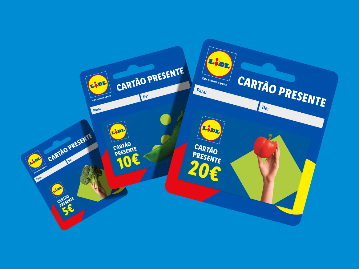 Três cartões presente de supermercado com valores de 5€, 10€ e 20€, apresentando vegetais.