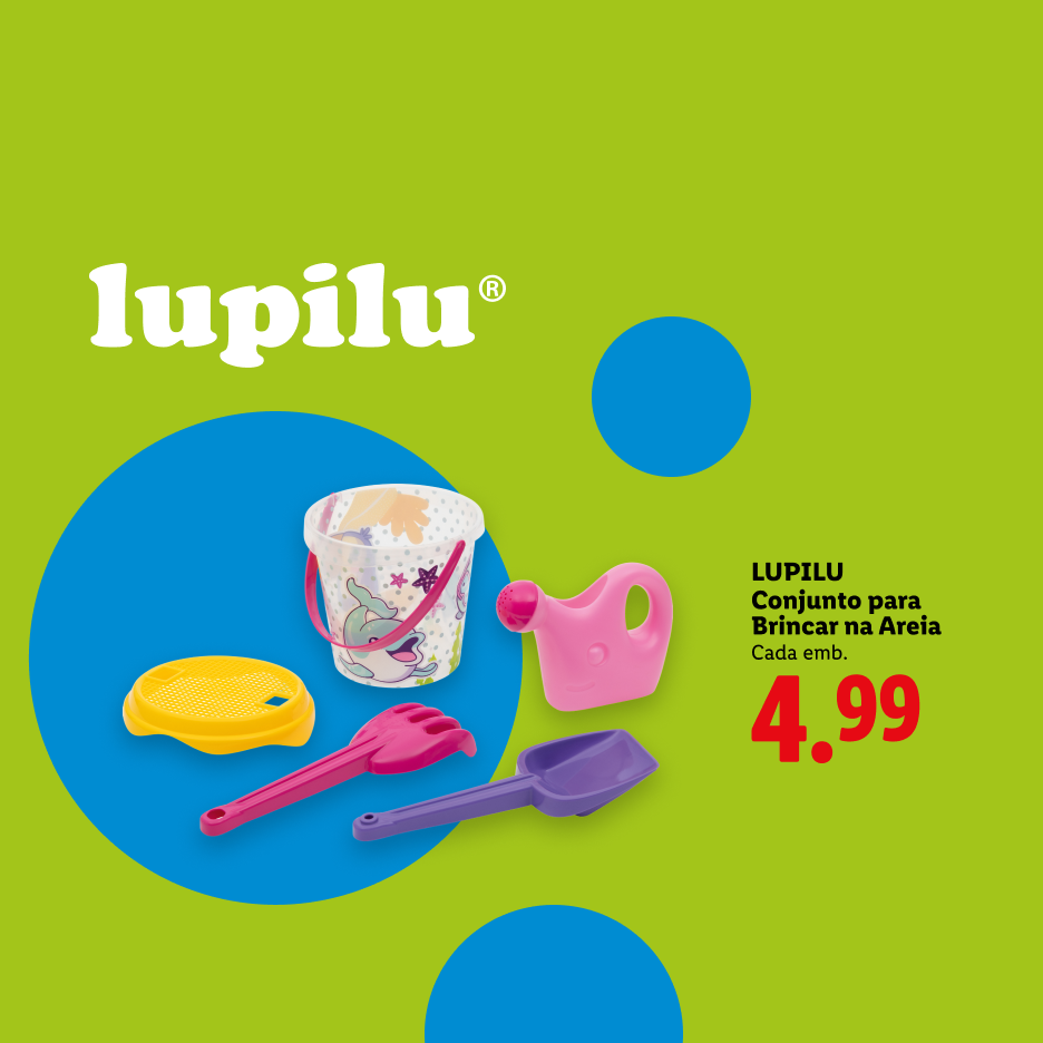 Conjunto de brinquedos de praia com balde, regador, pá e ancinho, por 4,99€.