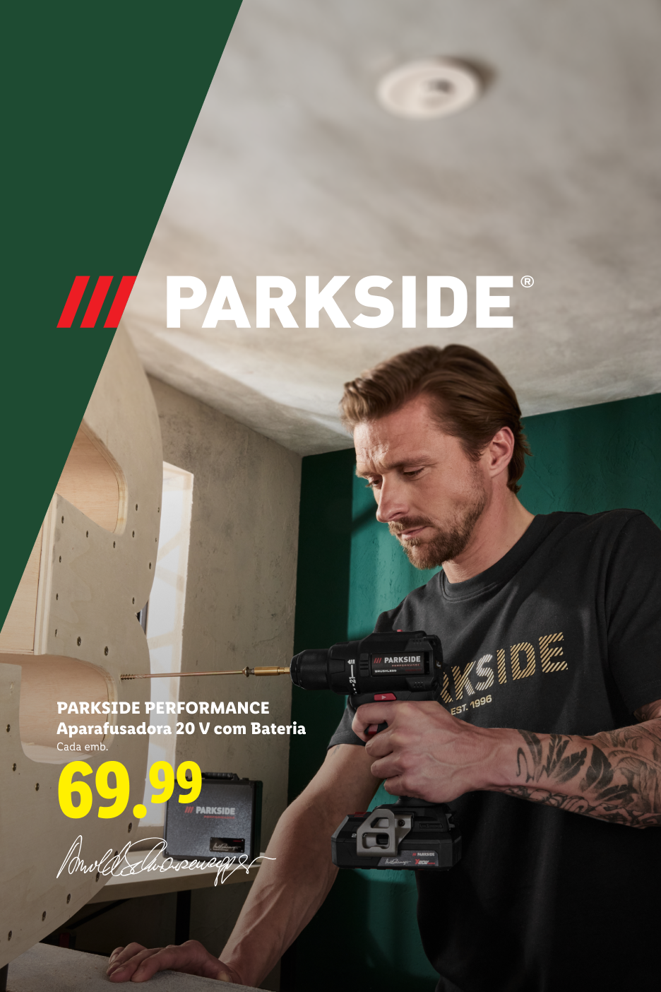 Homem a usar uma aparafusadora sem fios de 20 V, com preço de 69,99€.