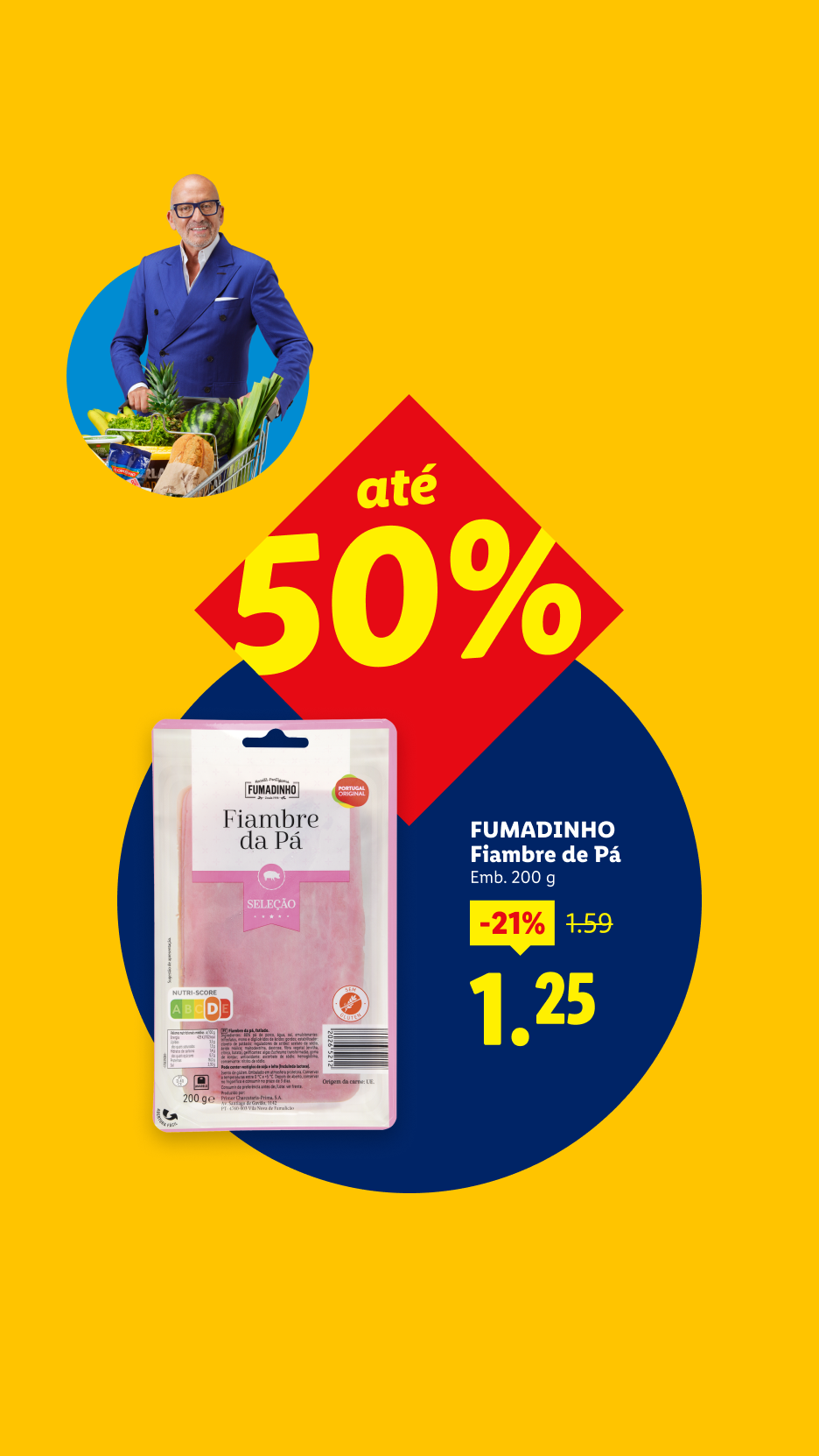 Homem com carrinho de compras e fiambre de pá com desconto de 21%.